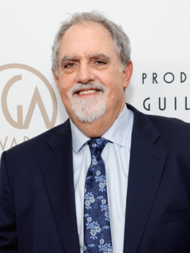 Read more about the article ‘टाइटैनिक’ और ‘अवतार’ सीक्वल के निर्माता जॉन लैंडौ का 63 वर्ष की आयु में निधन – $1 बिलियन बॉक्स ऑफिस और 11 ऑस्कर की विरासत छोड़ गए