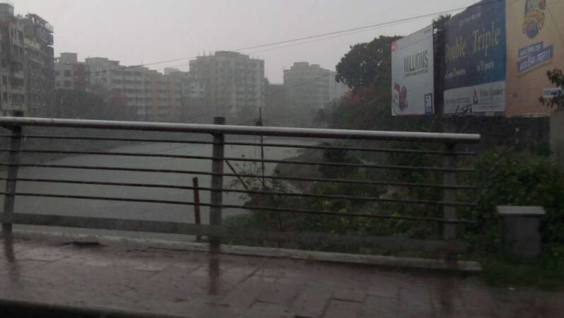 अहमदाबाद मौसम: वलसाड़ में भारी बारिश, गुजरात में बाढ़ का खतरा